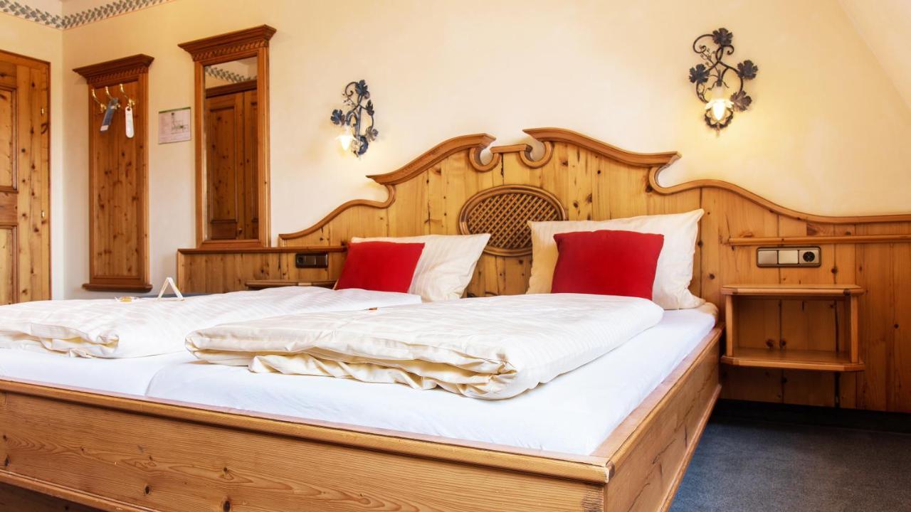 Akzent Hotel Krone Helmstadt Exterior photo
